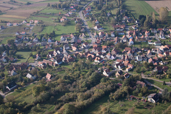 Lobsann dans le département Bas Rhin, France du point de vue du drone