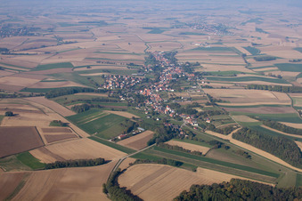 Vue d'oiseau de Neewiller-près-Lauterbourg dans le département Bas Rhin, France
