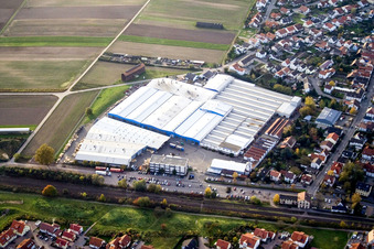 Vue aérienne de Site de l'usine Kardex Remstar Produktion Deutschland GmbH Kardex-Platz à Bellheim dans le département Rhénanie-Palatinat, Allemagne