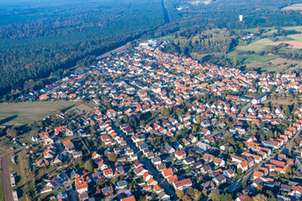 Berg dans le département Rhénanie-Palatinat, Allemagne depuis l'avion