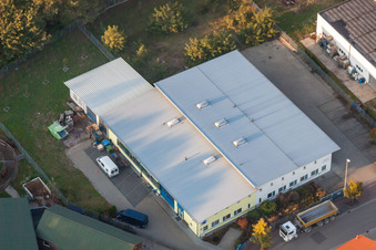 Zone commerciale de Mittelwegring à Jockgrim dans le département Rhénanie-Palatinat, Allemagne vue du ciel