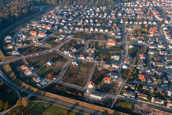 Vue d'oiseau de Forstlandallee à Jockgrim dans le département Rhénanie-Palatinat, Allemagne