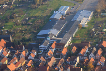 Extension DBK dans les jardins Unterkandler à Kandel dans le département Rhénanie-Palatinat, Allemagne vue d'en haut