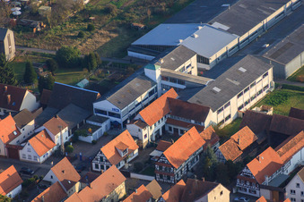 Vue d'oiseau de Extension DBK dans les jardins Unterkandler à Kandel dans le département Rhénanie-Palatinat, Allemagne