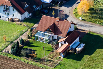 Rue Klingbach à Steinweiler dans le département Rhénanie-Palatinat, Allemagne depuis l'avion
