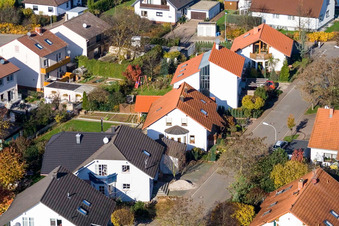 Vue d'oiseau de Rue Klingbach à Steinweiler dans le département Rhénanie-Palatinat, Allemagne