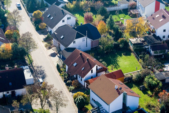 Rue Klingbach à Steinweiler dans le département Rhénanie-Palatinat, Allemagne vue du ciel