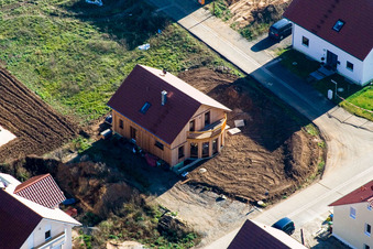 Nouvelle zone de développement de Brotäcker à Steinweiler dans le département Rhénanie-Palatinat, Allemagne hors des airs