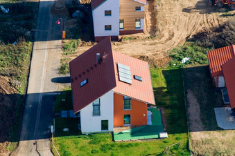 Nouvelle zone de développement de Brotäcker à Steinweiler dans le département Rhénanie-Palatinat, Allemagne depuis l'avion