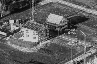 Nouvelle zone de développement Im Holderbusch à Minfeld dans le département Rhénanie-Palatinat, Allemagne d'un drone