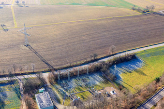 Sous-station sur la B38 à Dörrenbach dans le département Rhénanie-Palatinat, Allemagne depuis l'avion
