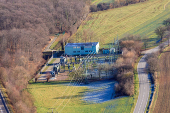 Vue aérienne de Sous-station vue de l'est à Dörrenbach dans le département Rhénanie-Palatinat, Allemagne