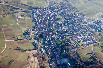 Vue d'oiseau de Quartier Rechtenbach in Schweigen-Rechtenbach dans le département Rhénanie-Palatinat, Allemagne
