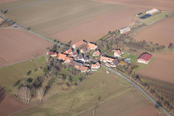 Seebach dans le département Bas Rhin, France du point de vue du drone