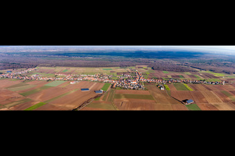 Photographie aérienne de Perspective panoramique du plus long village d'Alsace à Schleithal dans le département Bas Rhin, France