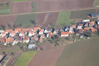 Vue d'oiseau de Schleithal dans le département Bas Rhin, France