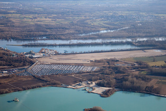 Port à Lauterbourg dans le département Bas Rhin, France vue du ciel