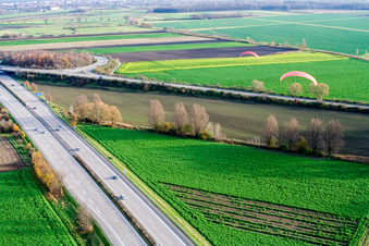 Vue aérienne de Sortie d'autoroute à Hockenheim dans le département Bade-Wurtemberg, Allemagne