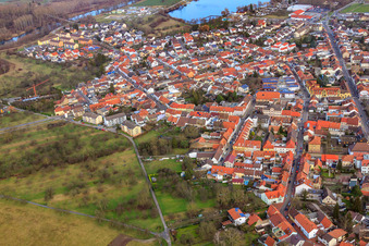 Vue aérienne de Vue de la ville depuis le sud-ouest à Philippsburg dans le département Bade-Wurtemberg, Allemagne