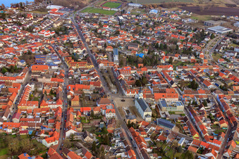 Vue aérienne de Place Sainte-Marie et du Marché à Philippsburg dans le département Bade-Wurtemberg, Allemagne