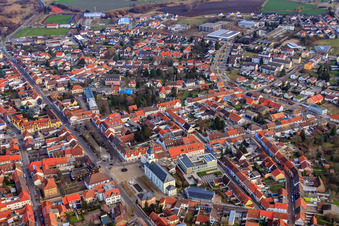 Vue aérienne de Sainte-Marie, Administration municipale Philippsburg et Place du Marché à Philippsburg dans le département Bade-Wurtemberg, Allemagne