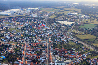 Vue aérienne de Vue de la ville depuis l'ouest à Philippsburg dans le département Bade-Wurtemberg, Allemagne
