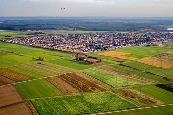 Vue aérienne de Du nord-ouest à Neulußheim dans le département Bade-Wurtemberg, Allemagne