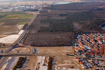 Vue aérienne de Sentier des hiboux à Forst dans le département Bade-Wurtemberg, Allemagne
