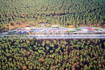 Vue aérienne de Station-service autoroutière Serways Hockenheimring Ost à Hockenheim dans le département Bade-Wurtemberg, Allemagne