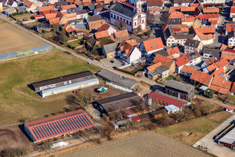 Vue oblique de Bâtiments agricoles à Oberdorf à Rheinzabern dans le département Rhénanie-Palatinat, Allemagne