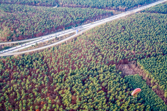 Vue aérienne de Sortie d'autoroute BAB 6 Hockenheimerdreieck à Hockenheim dans le département Bade-Wurtemberg, Allemagne