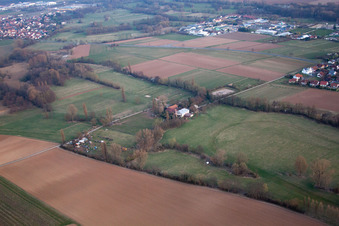 Piste à le quartier Billigheim in Billigheim-Ingenheim dans le département Rhénanie-Palatinat, Allemagne hors des airs