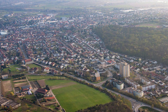 Vue aérienne de Heidelberger Straße à Wiesloch dans le département Bade-Wurtemberg, Allemagne