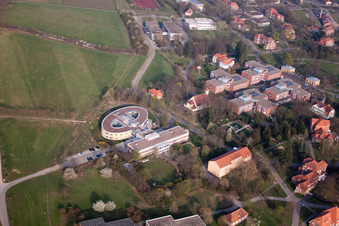 Vue aérienne de Centre d'éducation sanitaire Rhin-Neckar à le quartier Altwiesloch in Wiesloch dans le département Bade-Wurtemberg, Allemagne
