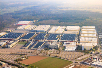 Vue oblique de Heidelberg Printing Machines AG à le quartier Frauenweiler in Wiesloch dans le département Bade-Wurtemberg, Allemagne
