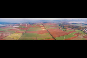 Vue aérienne de Parc éolien entre Minfeld et Höfen à Minfeld dans le département Rhénanie-Palatinat, Allemagne