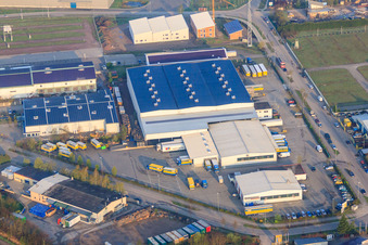 Vue aérienne de Barth Spedition GmbH à le quartier Minderslachen in Kandel dans le département Rhénanie-Palatinat, Allemagne