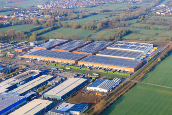 Vue aérienne de Parc industriel de LANDAU EST avec usine de pneus Michelin. LANDAU à Landau in der Pfalz dans le département Rhénanie-Palatinat, Allemagne