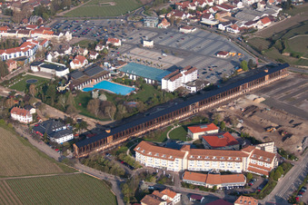 Vue aérienne de Bâtiment de remise des diplômes à Bad Dürkheim dans le département Rhénanie-Palatinat, Allemagne