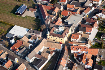 Vue aérienne de Centre du village à Herxheim am Berg dans le département Rhénanie-Palatinat, Allemagne