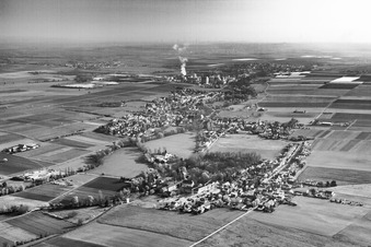Vue aérienne de Vue de la ville depuis le sud-ouest à Obrigheim dans le département Rhénanie-Palatinat, Allemagne