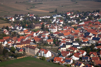 Photographie aérienne de Vue des rues et des maisons dans les quartiers résidentiels à le quartier Großbockenheim in Bockenheim an der Weinstraße dans le département Rhénanie-Palatinat, Allemagne