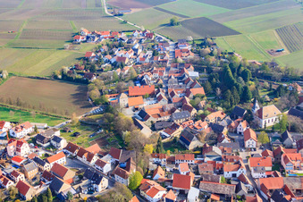 Vue aérienne de Église protestante Eppelsheim à Eppelsheim dans le département Rhénanie-Palatinat, Allemagne
