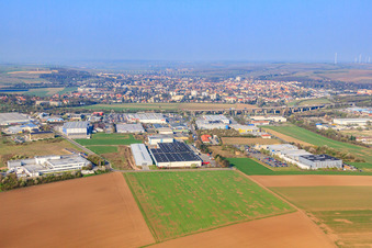 Vue aérienne de Zone industrielle EST avec Lufthansa Technik AERO Alzey, Export-Union GmbH et Evertaste GmbH à Alzey dans le département Rhénanie-Palatinat, Allemagne