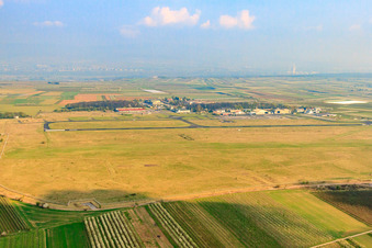 Vue aérienne de Mainz-Pistes de l'aéroport de Finten (EDFZ) à le quartier Finthen in Mainz dans le département Rhénanie-Palatinat, Allemagne