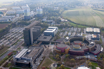 ZDF à le quartier Lerchenberg in Mainz dans le département Rhénanie-Palatinat, Allemagne d'un drone