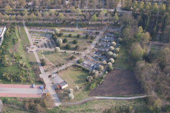 Vue aérienne de Cimetière à le quartier Herrnsheim in Worms dans le département Rhénanie-Palatinat, Allemagne