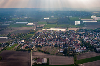 Vue oblique de Heuchelheim bei Frankenthal dans le département Rhénanie-Palatinat, Allemagne