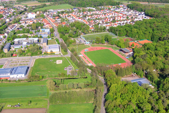 Vue aérienne de Stade Bienwald vu de l'ouest à Kandel dans le département Rhénanie-Palatinat, Allemagne