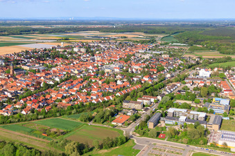 Vue aérienne de Schubertstraße à Kandel dans le département Rhénanie-Palatinat, Allemagne